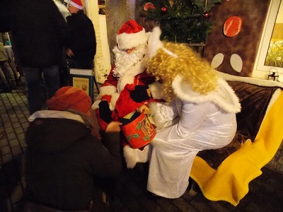 Eine Belohnung vom Weihnachtsmann für die Kinder