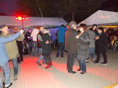 Es wurde getanzt und gefeiert auf dem mötzlicher Eichbaumfest 2017