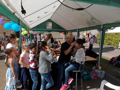 Schminkstand in Mötzlich Kinderschminken