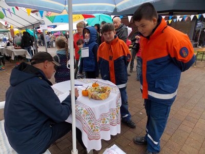 Viele Spiele für Kinder beim Mötzlicher Erntedankfest 2017