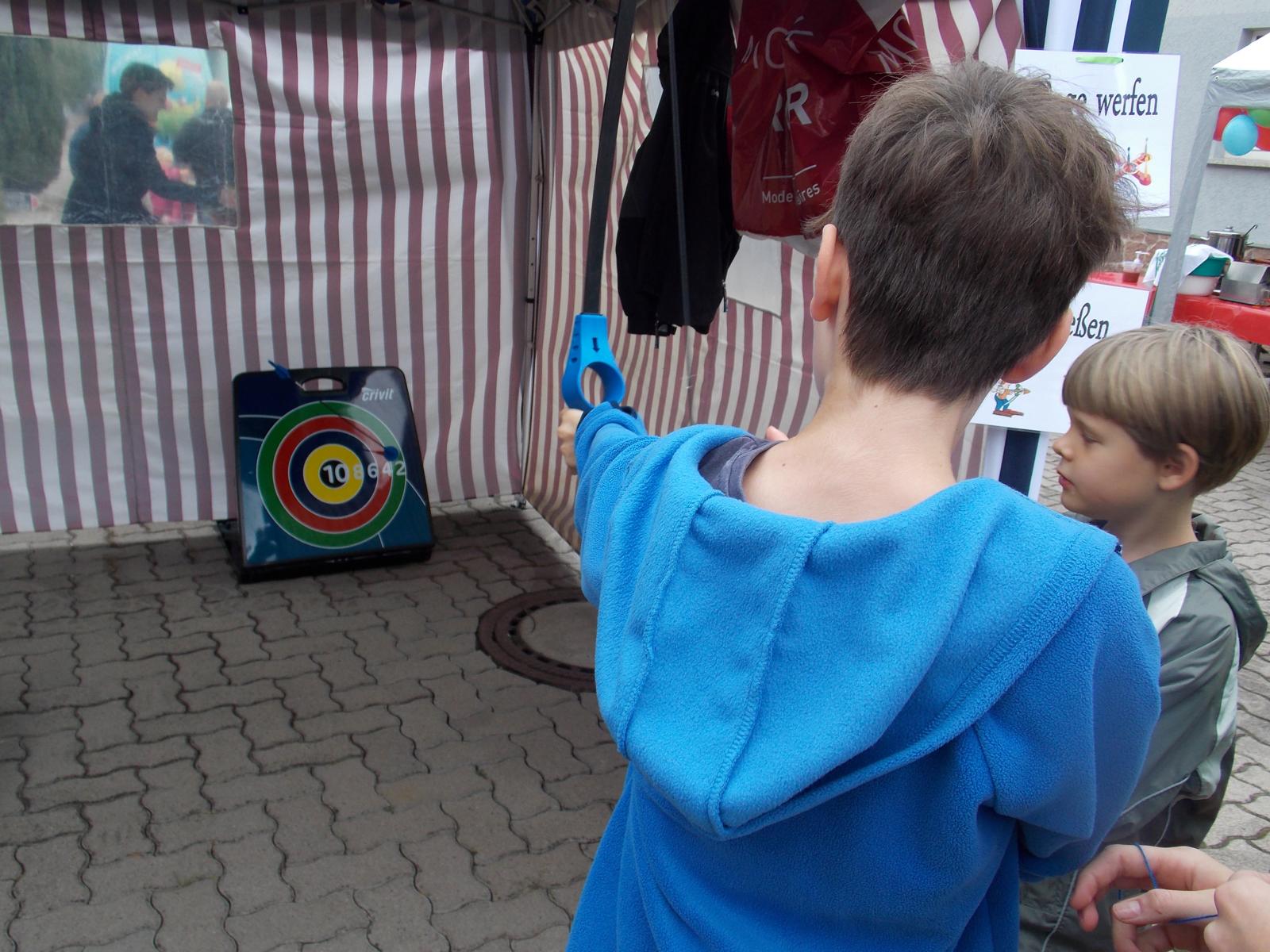 Bogenschießen bei dem Erntedankfest 2018 in Mötzlich