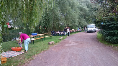 Teichfest 2016 Aufbau Aufstellen der Tische und Bänke