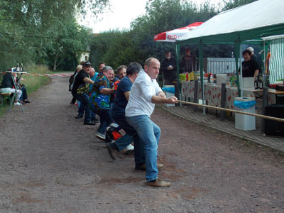 Teichfest 2016 Gruppe Sterne hat bei Tauziehen verloren