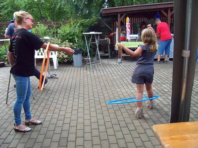 Hula Hoop Reifen, die Kinder hatten Spaß 